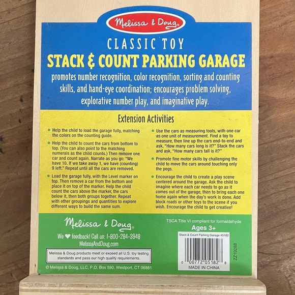 Melissa & Doug Colorful counting car parking and magnetic counting maze Farm - Picture 4 of 15